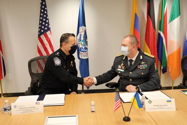 Україна і США підписали угоду про посилення охорони кордону та протидію тероризму 01