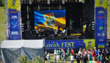 На фестивалі Kozak Fest на Дніпропетровщині через ураган обвалився дах сцени - загинула одна людина, ще двоє постраждали, - ДСНС. ВIДЕО