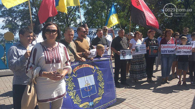 В поддержку Олега Сенцова митинговали в Мариуполе 03
