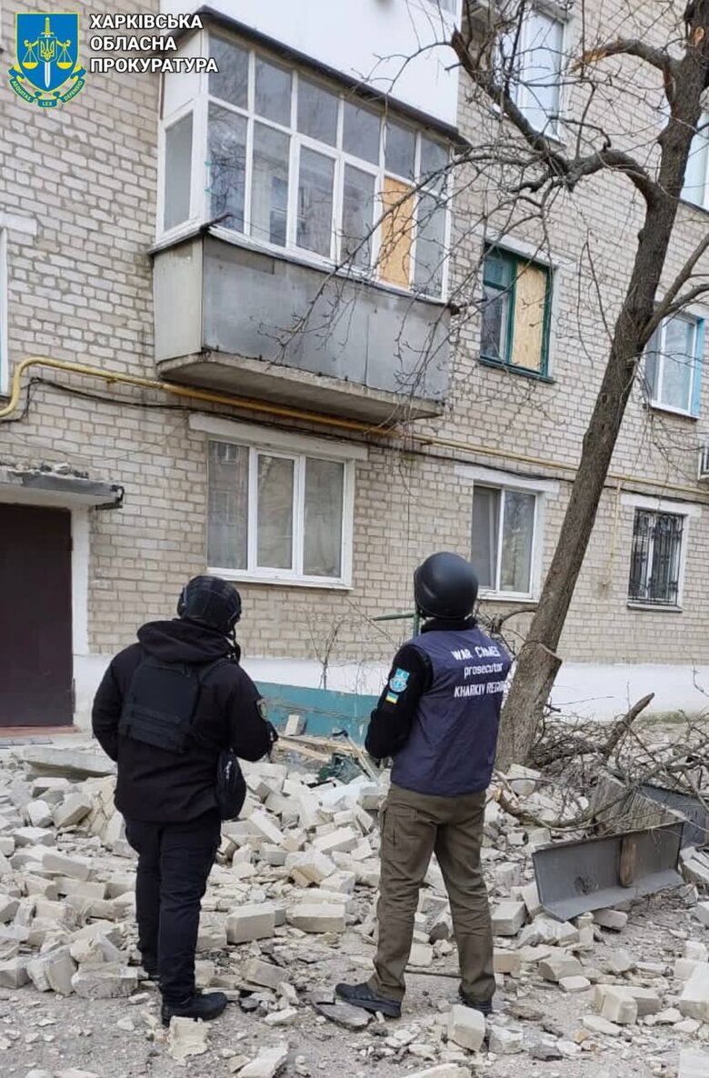 Последствия обстрелов Купянщины: в Двуречной погиб мужчина, в Купянске-Узловом повреждена пятиэтажка 02 Последствия обстрелов Купянщины: в Двуречной погиб мужчина, в Купянске-Узловом повреждена пятиэтажка 02