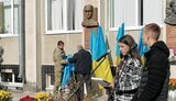 Барельєф загиблому на Донбасі українському воїну Сергію Барничу встановили в Калуші. ФОТОрепортаж