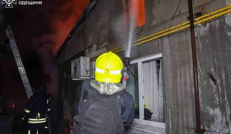 Ruscists massively attacked Odesa with "Shaheds": three injured, civilian infrastructure damaged. VIDEO+PHOTOS