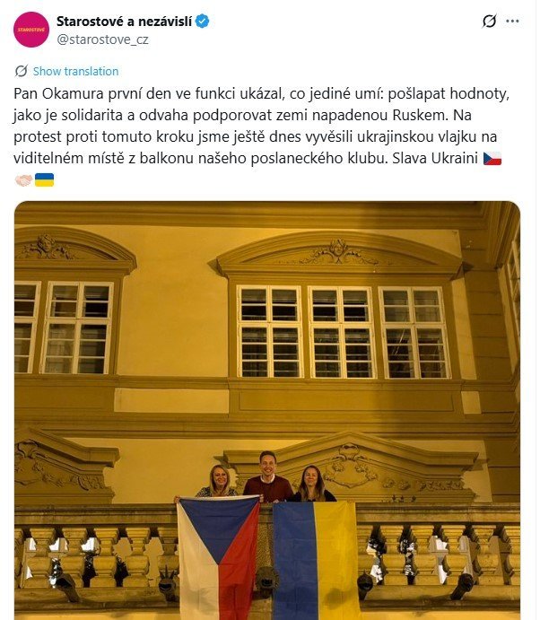 Czech MPs responded to the speaker: three Ukrainian flags instead of one