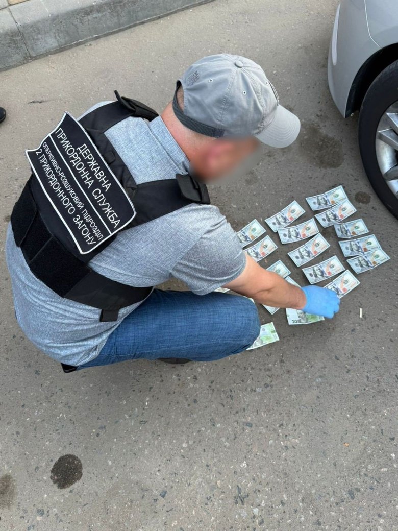 В Одесской области пограничники задержали пару, которая пыталась переправить уклониста в Молдову за $1500