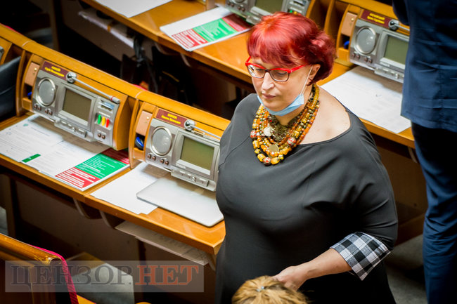 Черга до Шмигаля, Тищенко хвалиться відео зі своїм танцем, страшні ялинки Шахова та Ківа в обіймах Суркіса, - робота Ради 16 липня 23