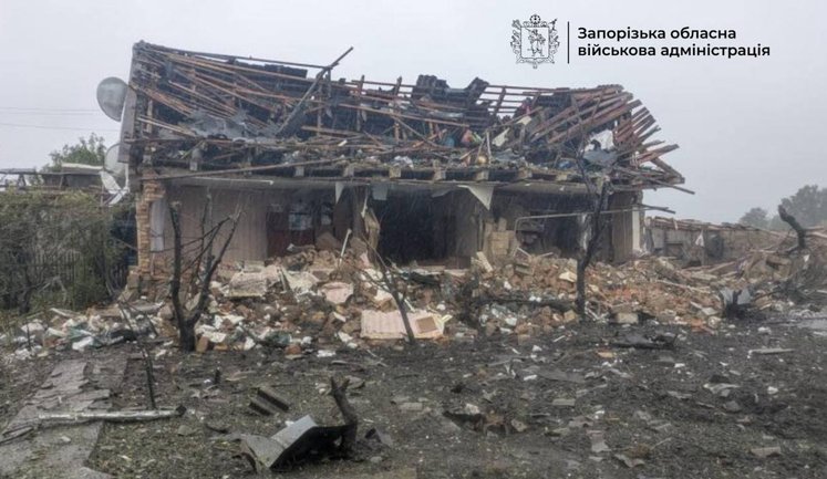 Пять человек, в том числе ребенок, пострадали в результате удара РФ по селу на Запорожье. ФОТО