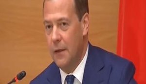 "Это смешно!": в РФ хотят назначить фигуранта допингового скандала Мутко вице-премьером по строительству. ВИДЕО
