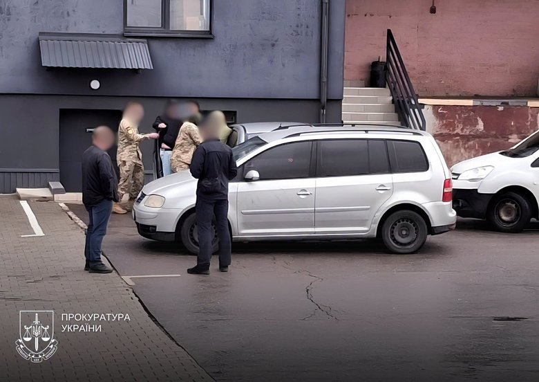 У Рівному затримали військових ТЦК за побиття чоловіка