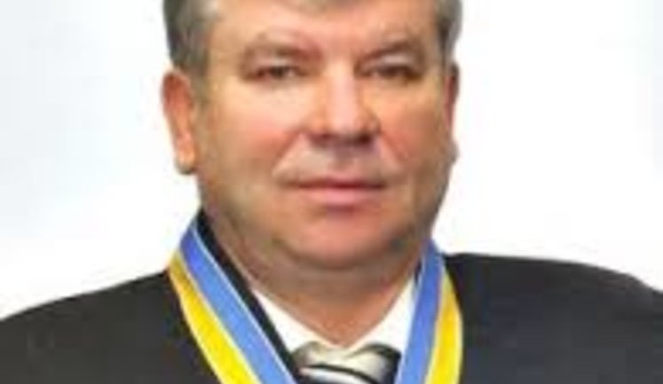 Голову Вищого госпсуду Швеця, у якого знайшли 300 тис. доларів і угорський паспорт, звільнено