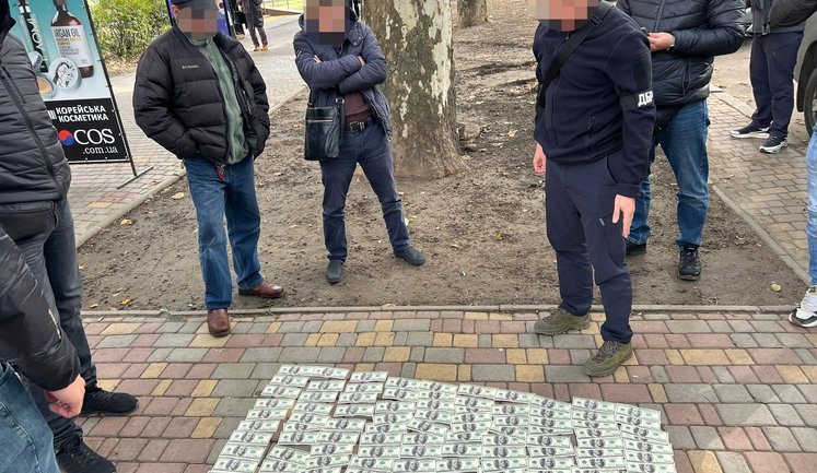За $18 тис. хотів переправити чоловіка до Молдови: на Одещині викрито правоохоронця та його спільника, - ДБР. ФОТОрепортаж