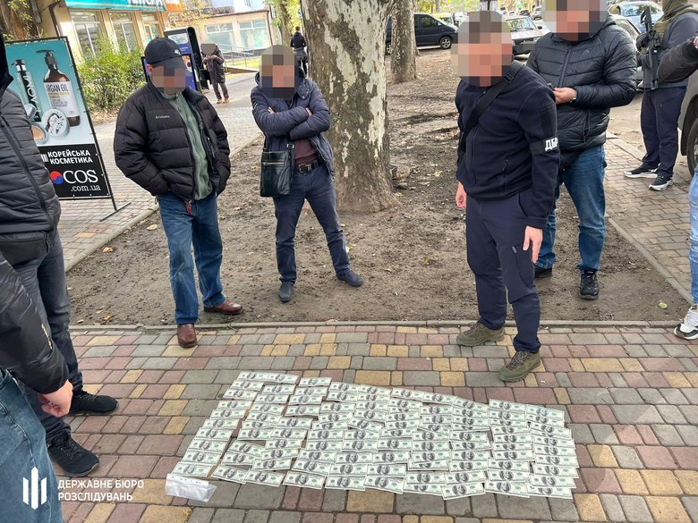 На Одещині ДБР затримало правоохоронця