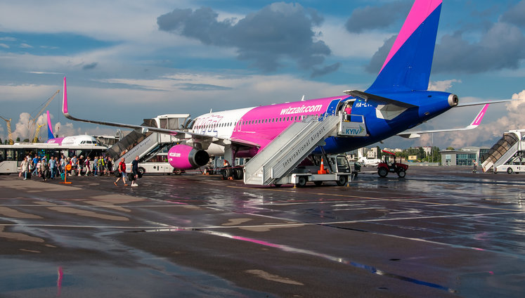 Wizz Air в августе отменит часть рейсов из Киева по 17 маршрутам