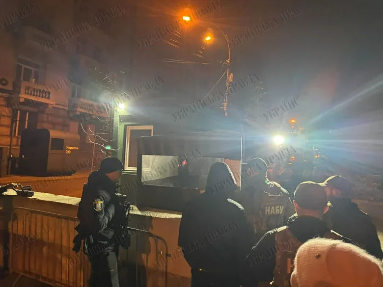 У главы ОП Ермака проводят обыски НАБУ и САП