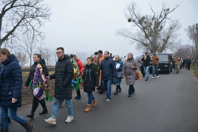Загиблого українського воїна Артема Соколова поховали в Київській області 02