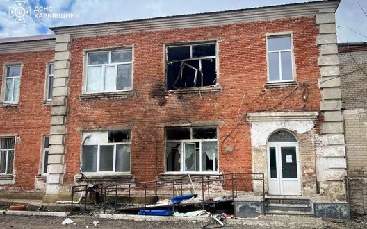 Рашисти вдарили по лікарні на Харківщині: троє постраждалих. ФОТОрепортаж