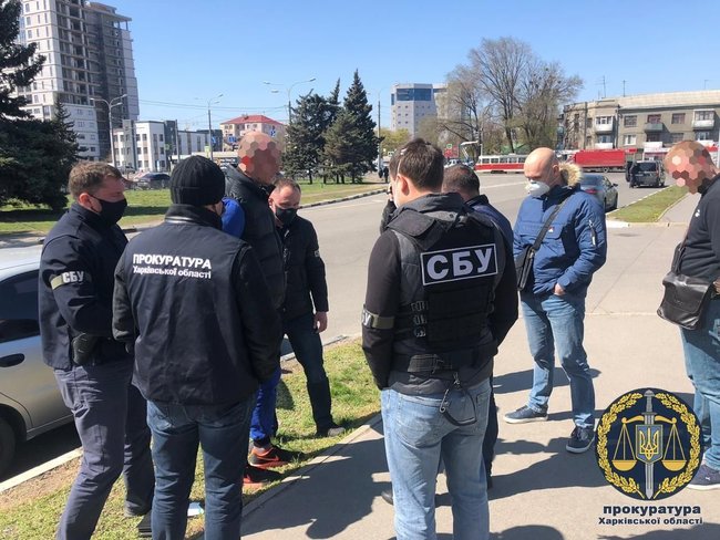 Сотрудник Госмиграции предлагал иностранцу ускорить оформление гражданства Украины за $2,5 тыс., - прокуратура Харьковщины 01