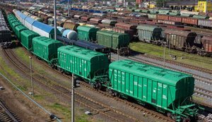 Україна збільшила передачу вантажів через залізничні переходи з Польщею на понад 9%