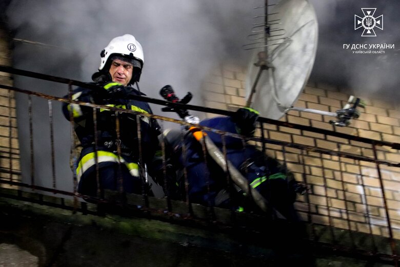 Жертв атаки на Ржищів вже 9. Розбір завалів завершили 13 Жертв атаки на Ржищів вже 9. Розбір завалів завершили 13