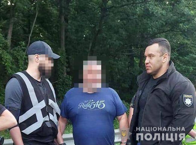 Поліція перекрила канал збуту зброї до Києва 03