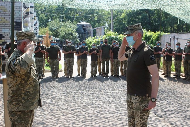 Отличиями Минобороны награждено более тысячи украинских воинов, - штаб ООС 06