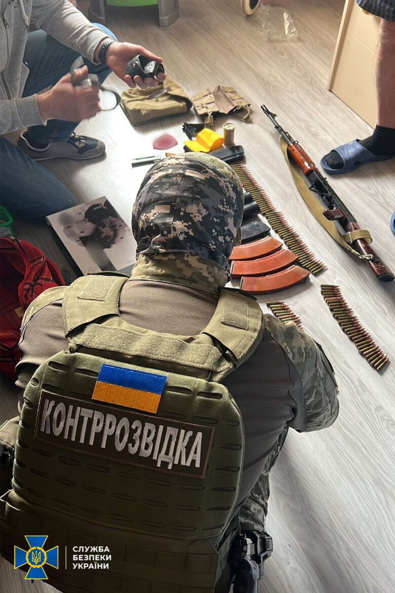 Агентов РФ, готовивших теракты против командования ВСУ и спецназовцев СБУ, задержали в Запорожье 04