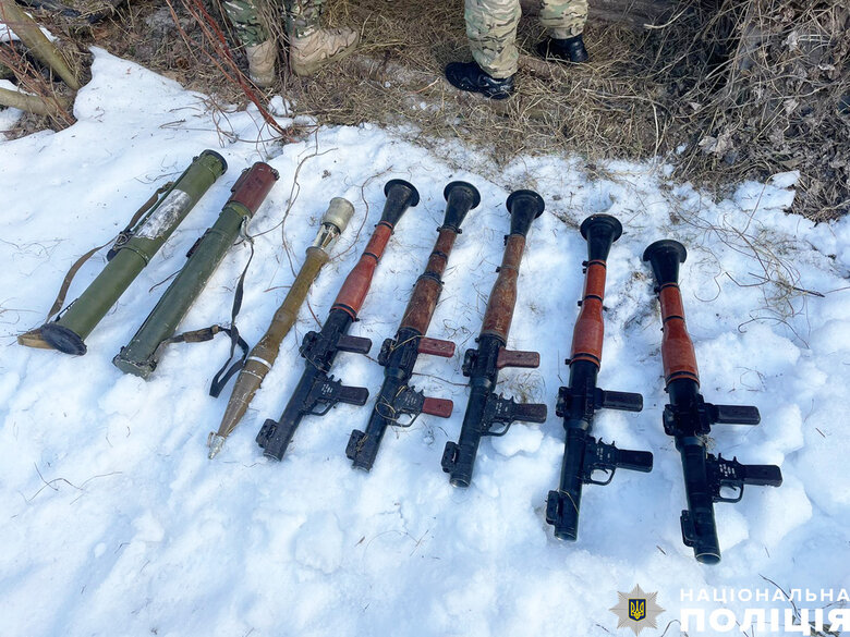 Схрон зброї та боєприпасів знайшли на Чернігівщині