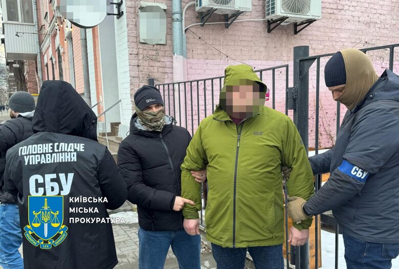 Директори держпідприємств вимагали відкати за обладнання до бронетехніки для ЗСУ