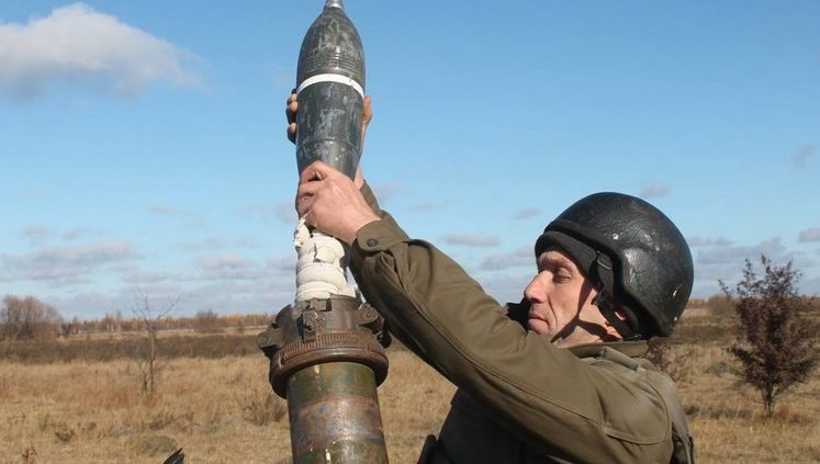 ATO fighters share their combat experience with recently mobilized paratroopers. PHOTOS