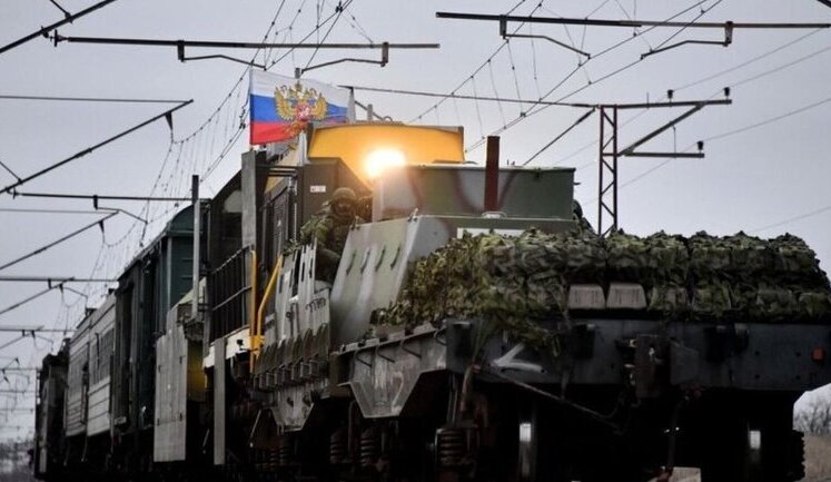 Знищення локомотиву із технікою РФ: на знімках помітили невідомий об’єкт. СУПУТНИКОВЕ ФОТО