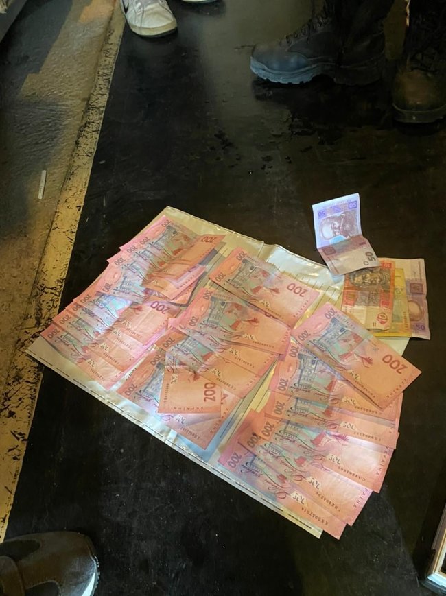 Двое военнослужащих 55-й ОАБр крали со склада и продавали военное имущество, - прокуратура 03