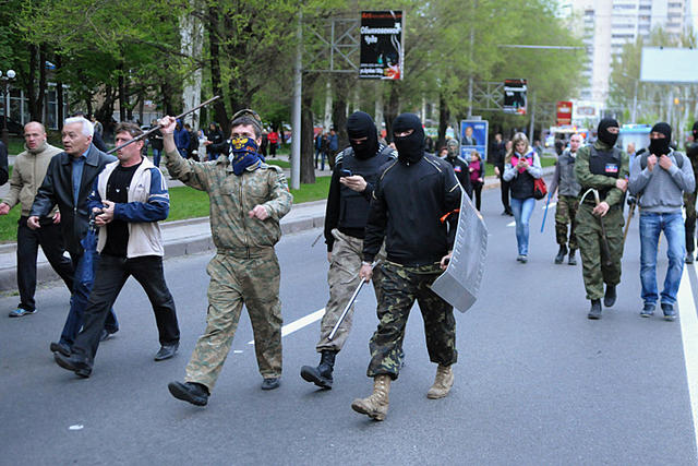 Три роки тому в Донецьку сепаратисти і прихильники русского мира по-звірячому розігнали акцію за єдину Україну 04 Три роки тому в Донецьку сепаратисти і прихильники русского мира по-звірячому розігнали акцію за єдину Україну 04
