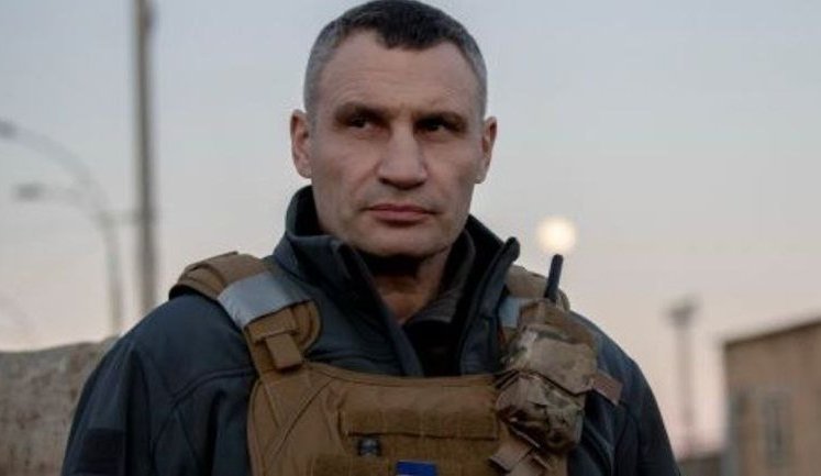 "Ситуація була на межі": Кличко згадав спільну роботу із Сирським під час оборони столиці та подякував генералу