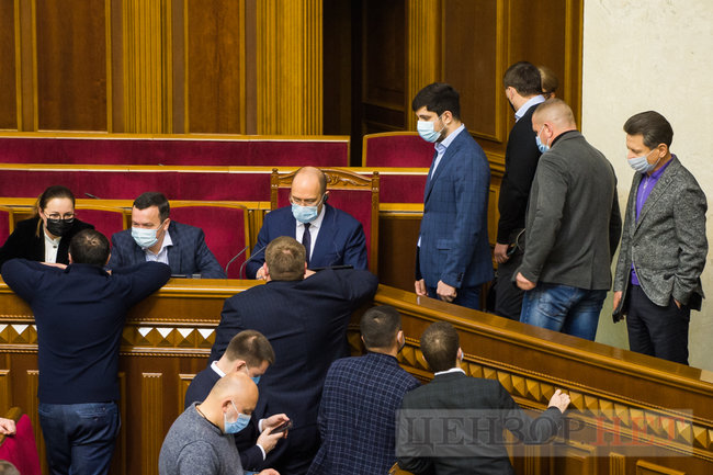 Книга про чекістів для Папієва, Шуфрич обговорює купівлю картини, слуги народу обурюються через протести ФОПів: 100% це охлократія, - день роботи ВР 4 грудня 35