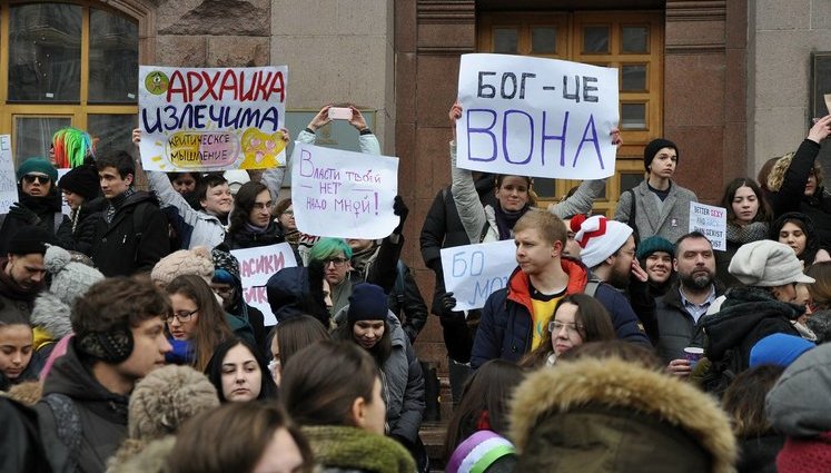 Кілька учасників Маршу за права жінок у Києві заявили про напад після його закінчення. ФОТО