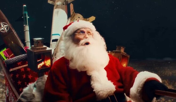 "We don’t need anything foreign in sky": Russians spread video of air defense system shooting down Santa Claus over Kremlin. VIDEO