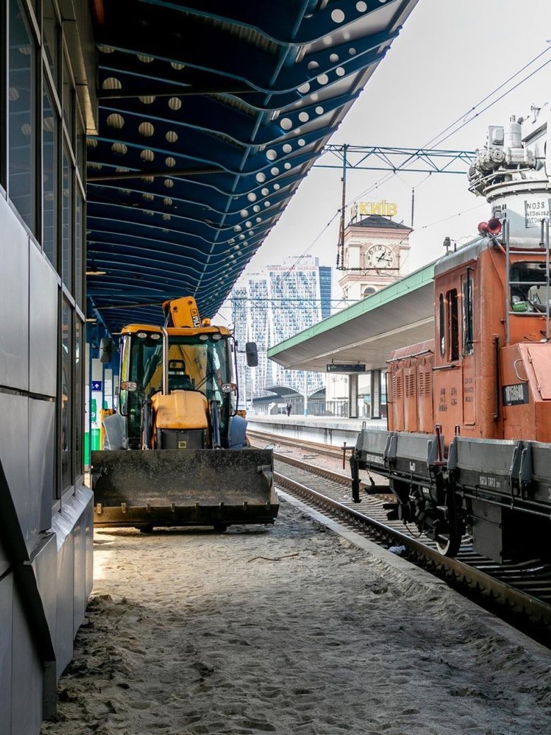 "Укрзалізниця" почала будувати безбар'єрну платформу на Центральному вокзалі Києва