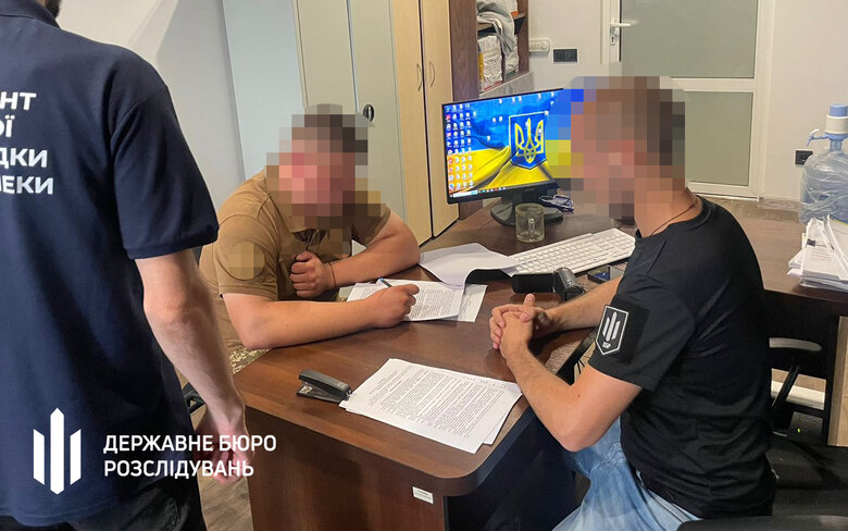 Підозри військовим за закупівлю неякісних спальних мішків для ЗСУ