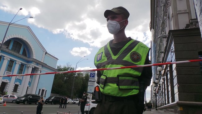 Захват банка в Киеве: спецтранспорт, нацгвардейцы, спецназ 06