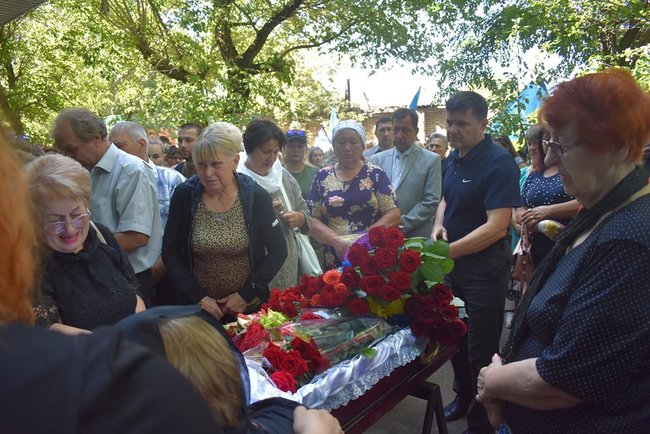Загиблого українського воїна Тихона Курбатова поховали на Луганщині 03