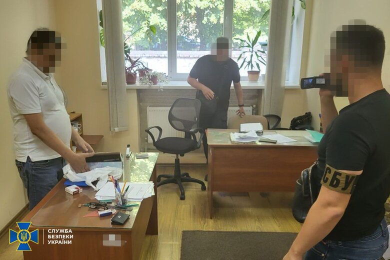 In Vinnytsia, more than 10 officials of military medical commission and doctors who helped evaders to go abroad were exposed, - SSU 04