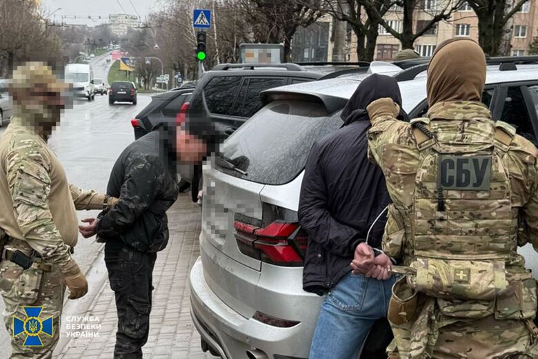 СБУ затримала рекетира з РФ, який вибивав данину з мобілізованих та онкохворих