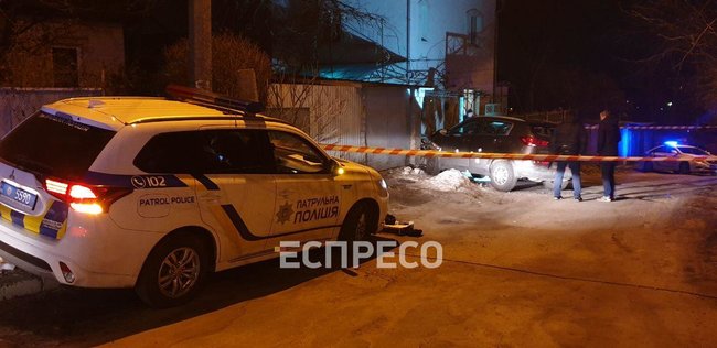 Полицейские в Киеве со стрельбой остановили внедорожник с пьяной женщиной за рулем 05