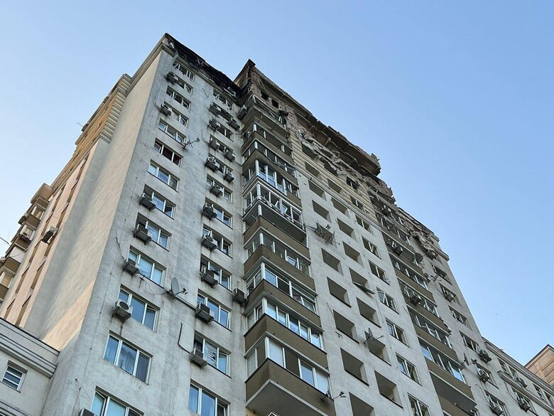 Наслідки атаки на Київ: Загинула 33-річна жінка, 9 осіб дістали поранення, - поліція 03