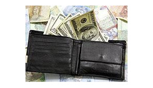 Потери населения от ревальвации гривни достигнут около $1 млрд. - эксперт