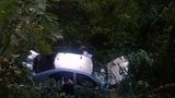 Викрадач машини в Чернівцях, тікаючи від поліції, впав із моста в десятиметровий яр. ВIДЕО