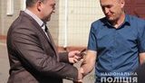 Полицейские Житомирщины вернули волонтерам микроавтобус, отобранный оккупантами в зоне АТО. ФОТО