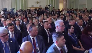Зеленський закликав послів доносити українську позицію через медіа та соцмережі