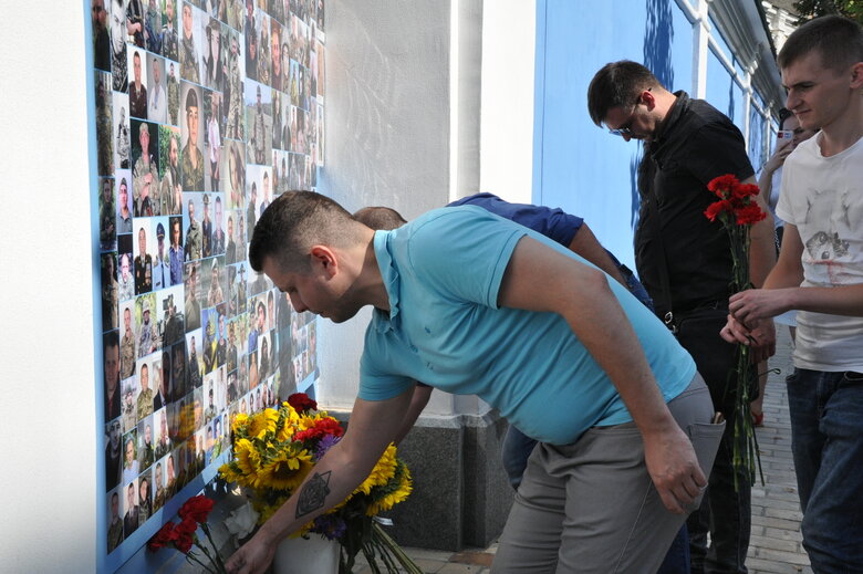 Пам’ять полеглих захисників України вшанували у Києві 20