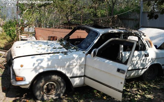 РФ атакувала Миколаїв: постраждала жінка, пошкоджено житлові будинки. ФОТОрепортаж