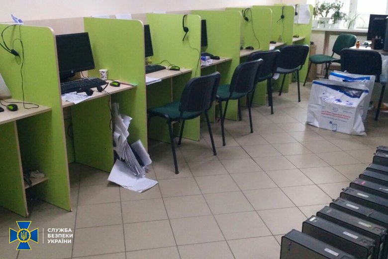 СБУ разоблачила работу сети украинских колл-центров, выполнявших заказы Госдумы, Пенсионного фонда РФ, телеканала НТВ+ и российских банков 04